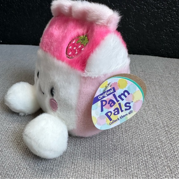 4” Palm Pals - Fresa the Strawberry Milk 🍓🥛 NWT - Picture 2 of 6
